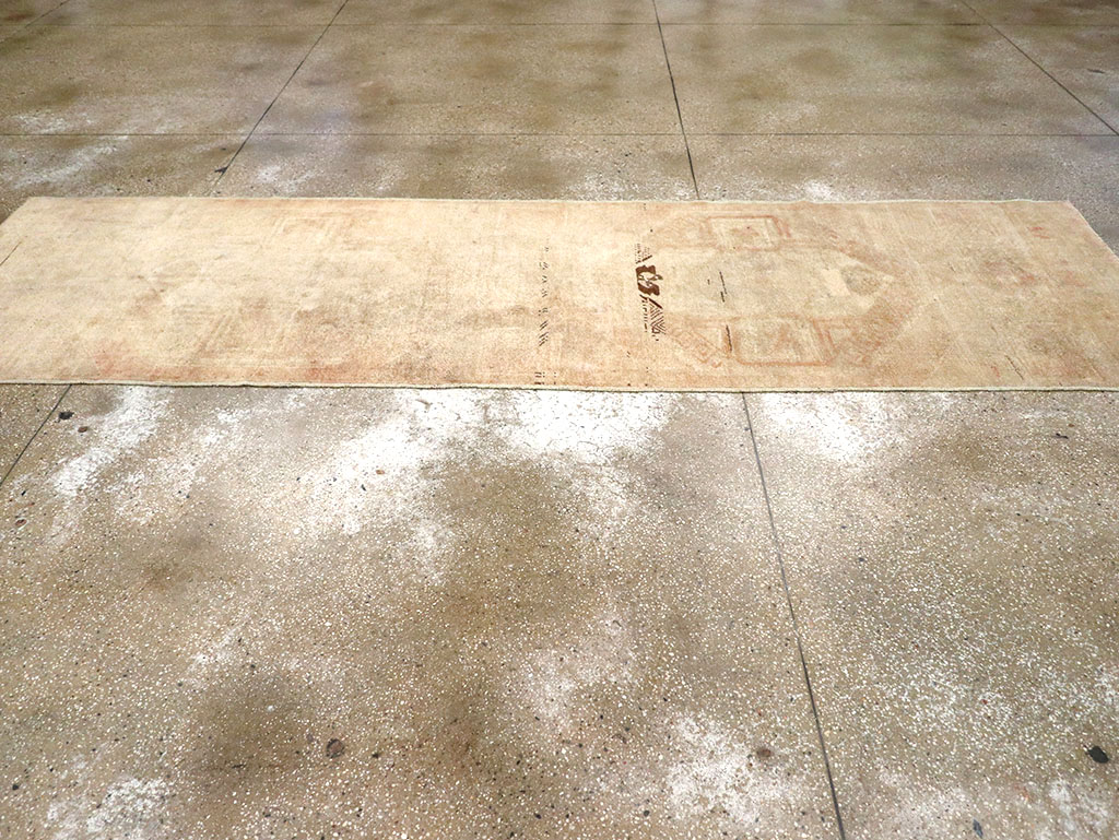 Vintage Turkish Anatolian Runner, No.32979 - Gsblank