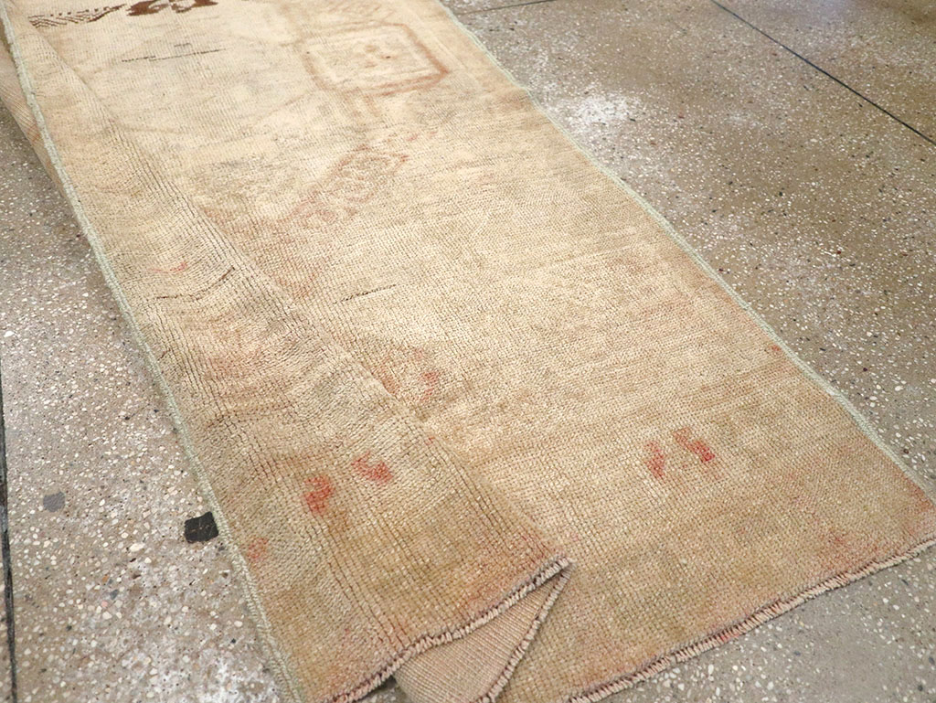 Vintage Turkish Anatolian Runner, No.32979 - Gsblank