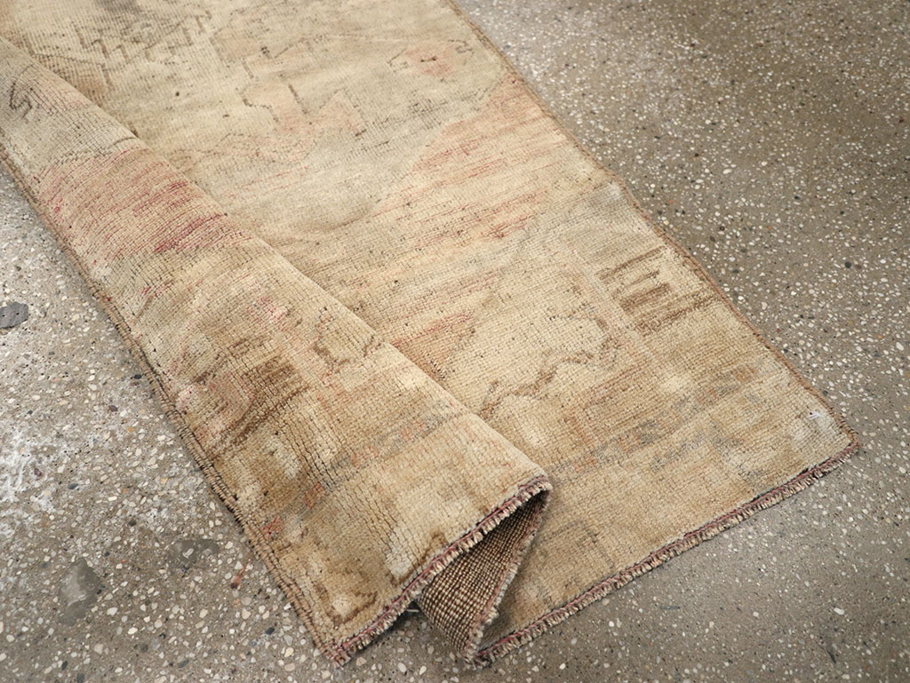 Vintage Turkish Anatolian Runner, No.32980 - Gsblank