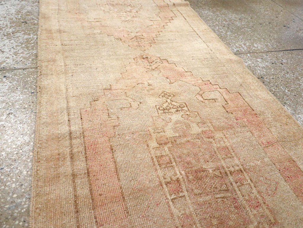 Vintage Turkish Anatolian Runner, No.32985 - Gsblank