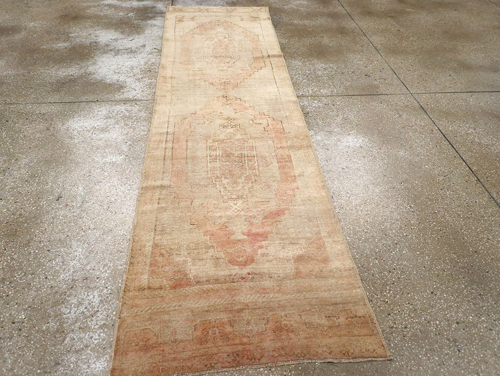 Vintage Turkish Anatolian Runner, No.32985 - Gsblank