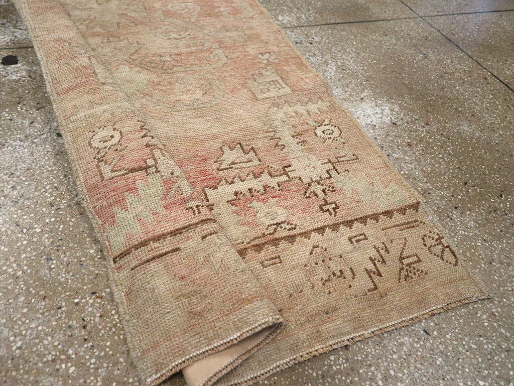 Vintage Turkish Anatolian Runner, No.32989 - Gsblank
