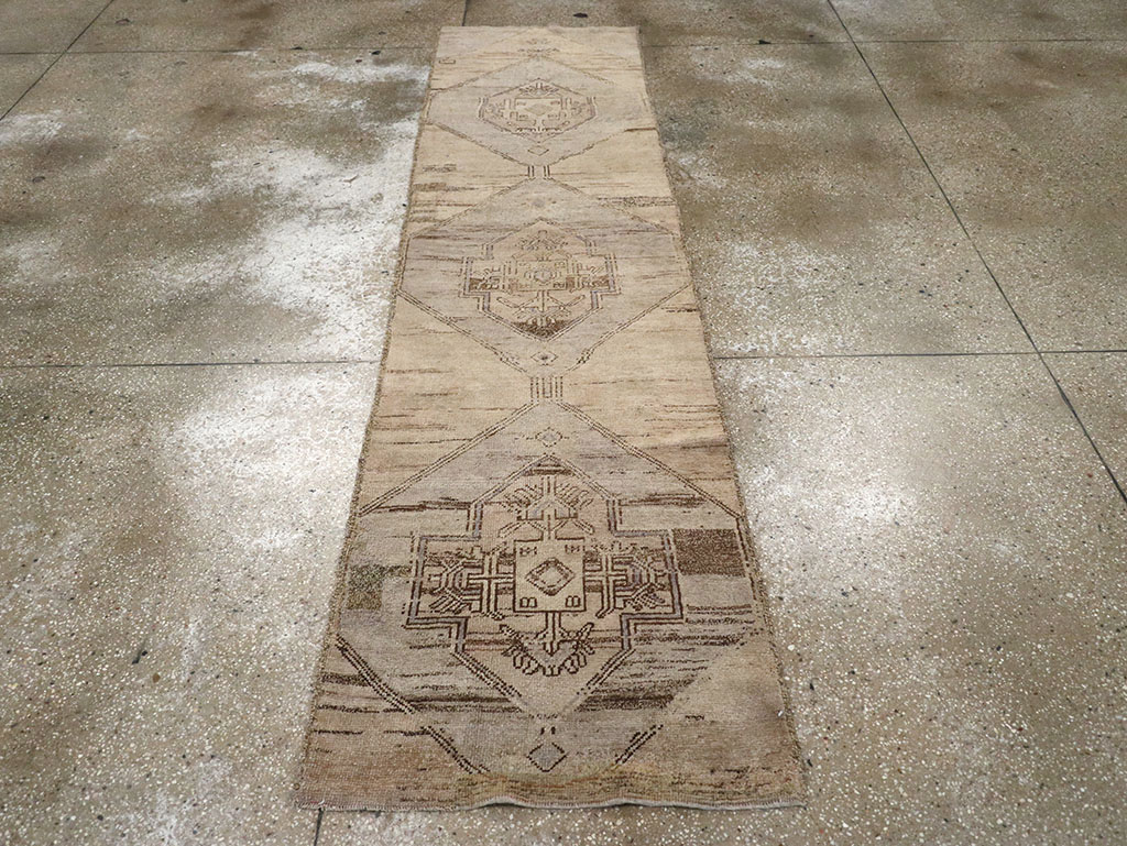 Vintage Turkish Anatolian Runner, No.32993 - Gsblank