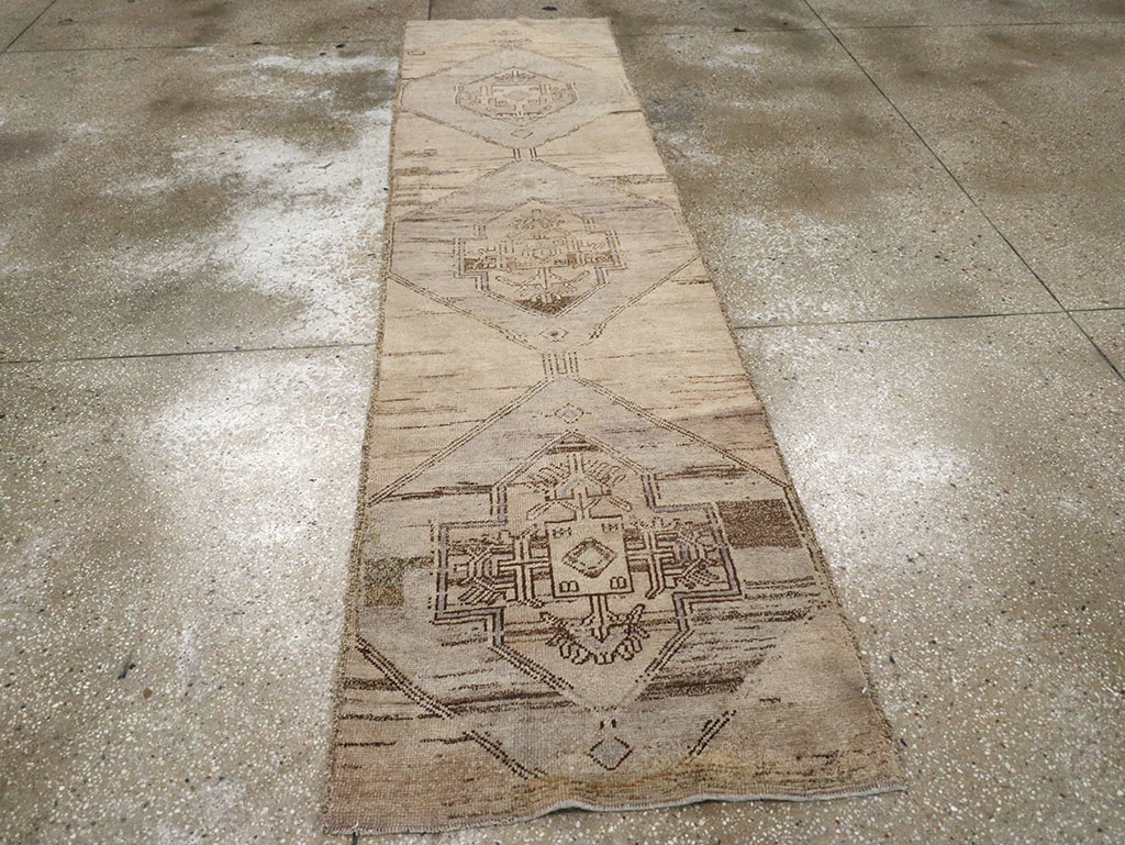 Vintage Turkish Anatolian Runner, No.32993 - Gsblank