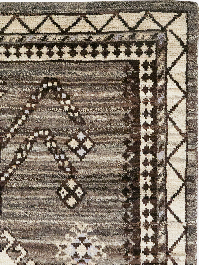 Modern Persian Gabbeh Accent Rug, No.32995 - Gsblank