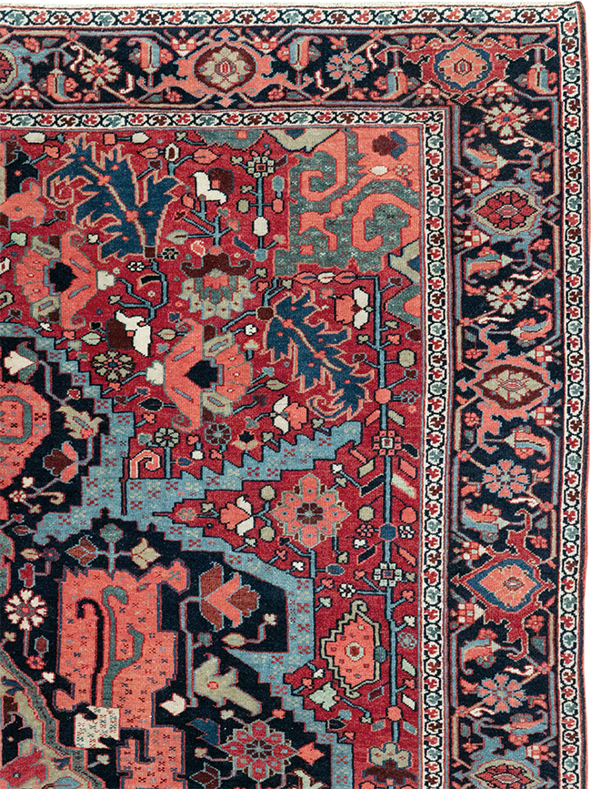 Antique Persian Heriz Accent Rug, No.33044 - Gsblank