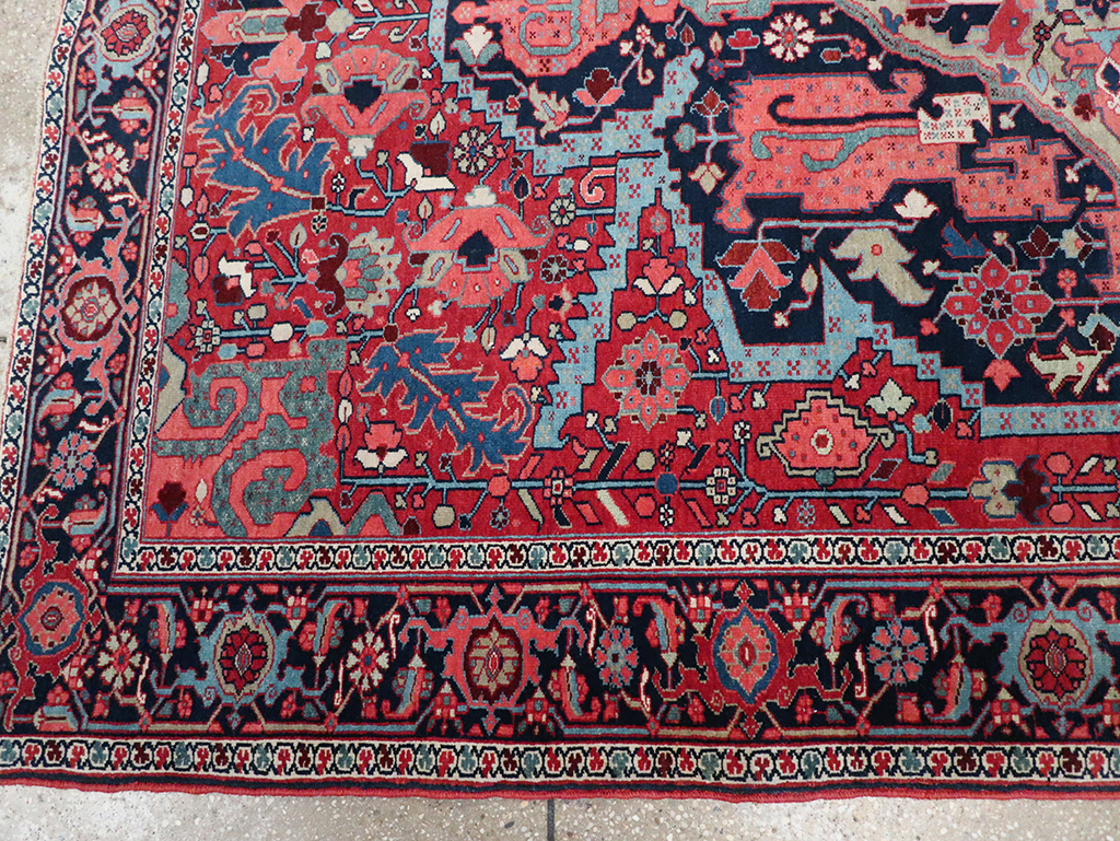 Antique Persian Heriz Accent Rug, No.33044 - Gsblank