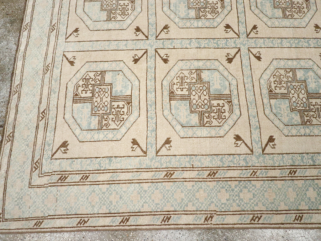 Vintage Turkish Anatolian Accent Rug, No.33049 - Gsblank