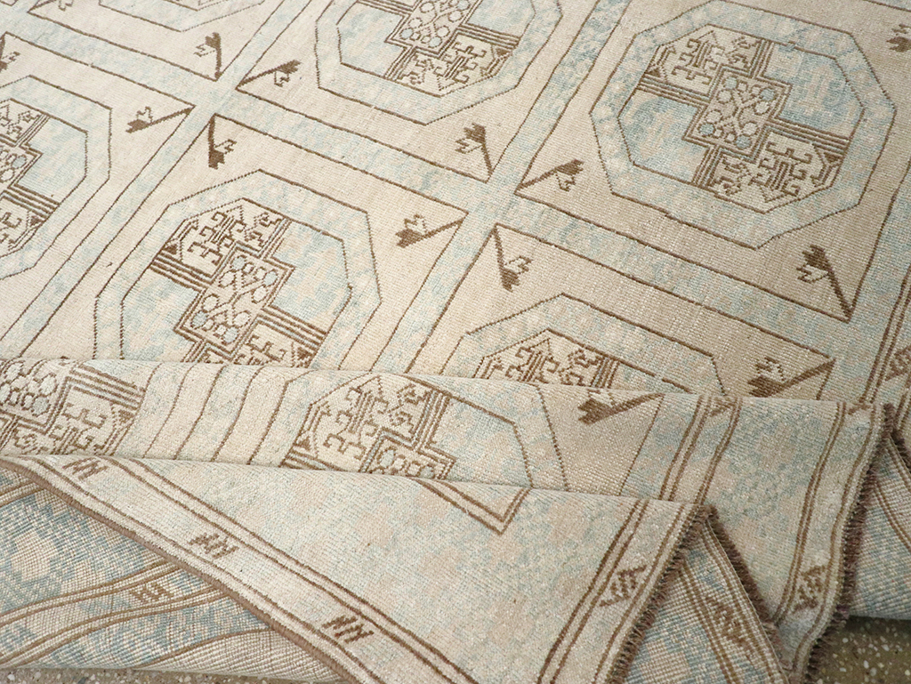 Vintage Turkish Anatolian Accent Rug, No.33049 - Gsblank