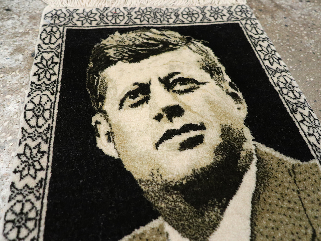 Vintage Persian Tabriz Pictorial Rug, No.33066 - Gsblank