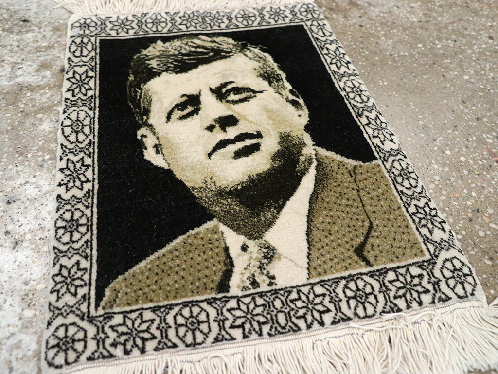 Vintage Persian Tabriz Pictorial Rug, No.33066 - Gsblank