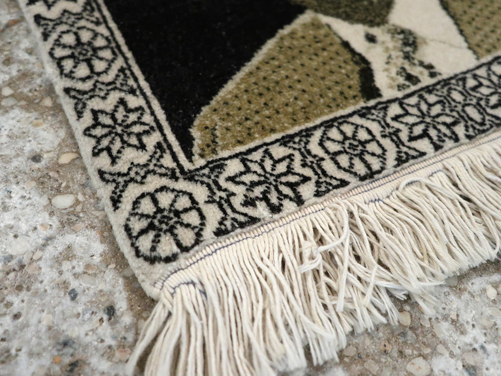 Vintage Persian Tabriz Pictorial Rug, No.33066 - Gsblank