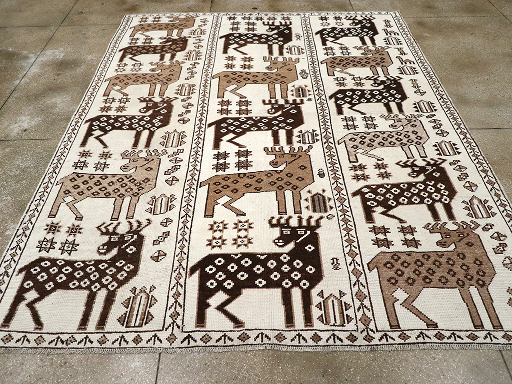 Vintage Turkish Pictorial Room Size Carpet, No.33119 - Gsblank