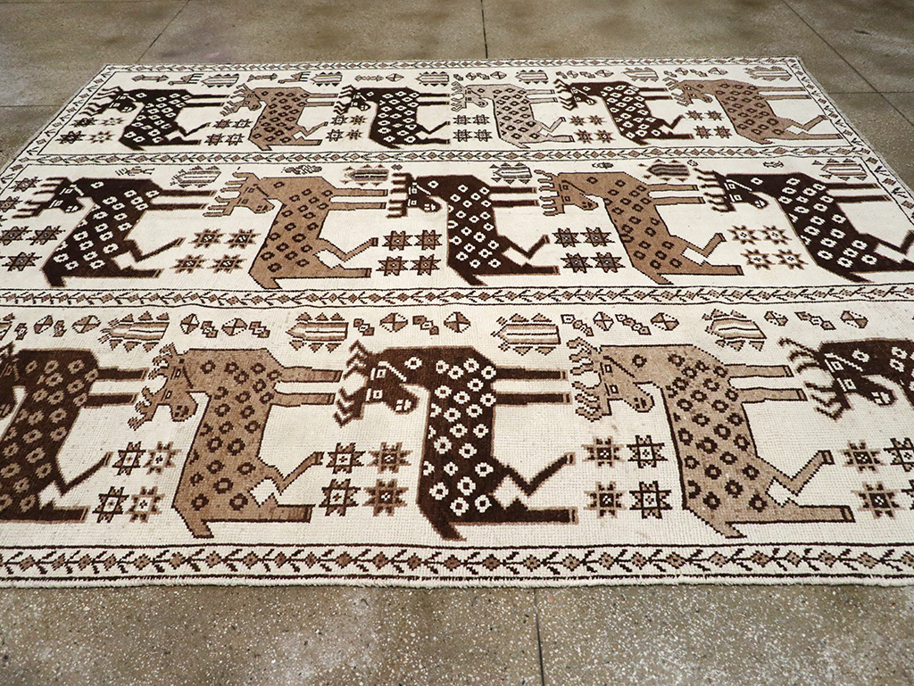 Vintage Turkish Pictorial Room Size Carpet, No.33119 - Gsblank