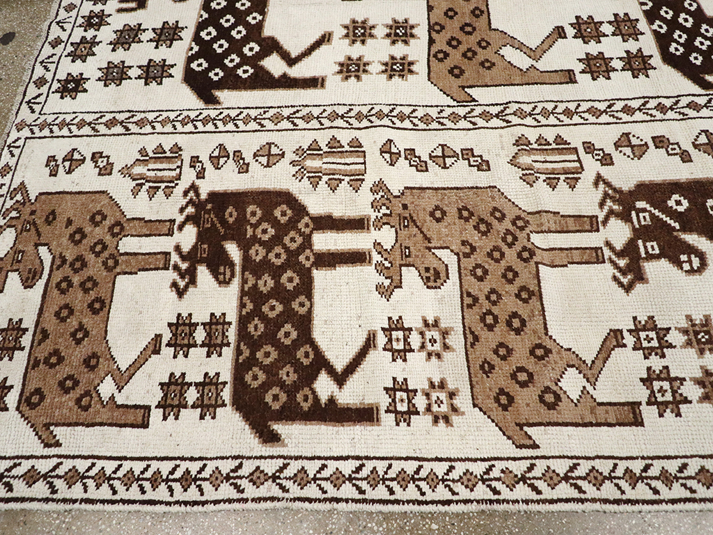 Vintage Turkish Pictorial Room Size Carpet, No.33119 - Gsblank