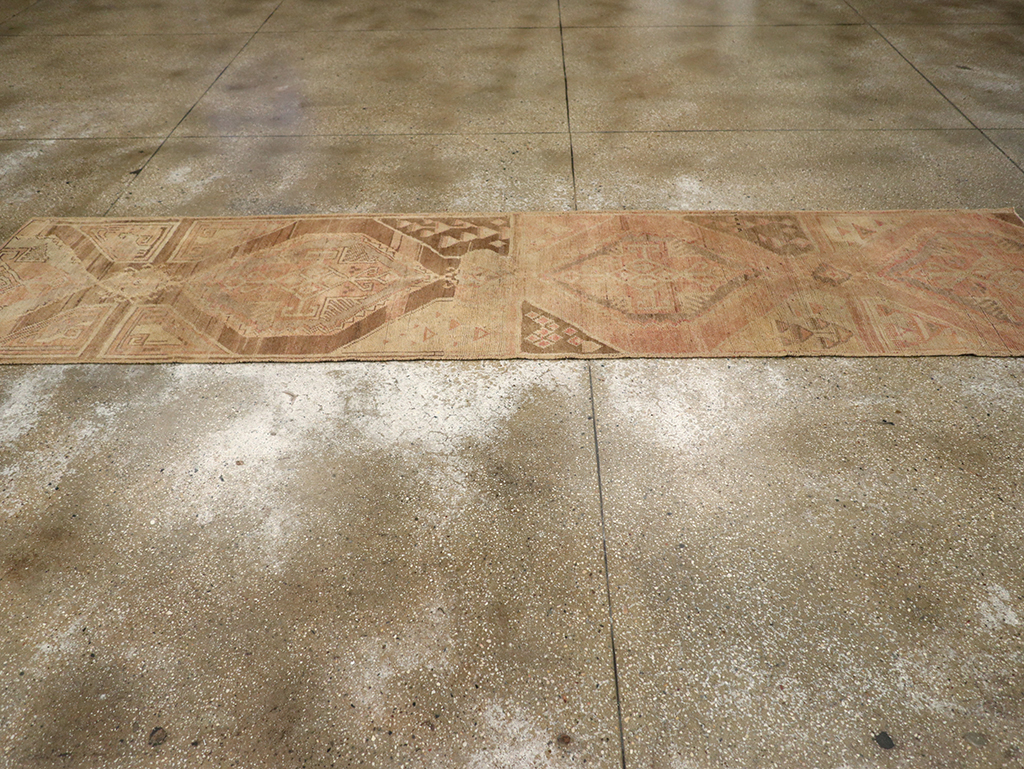 Vintage Turkish Anatolian Runner, No.33132 - Gsblank