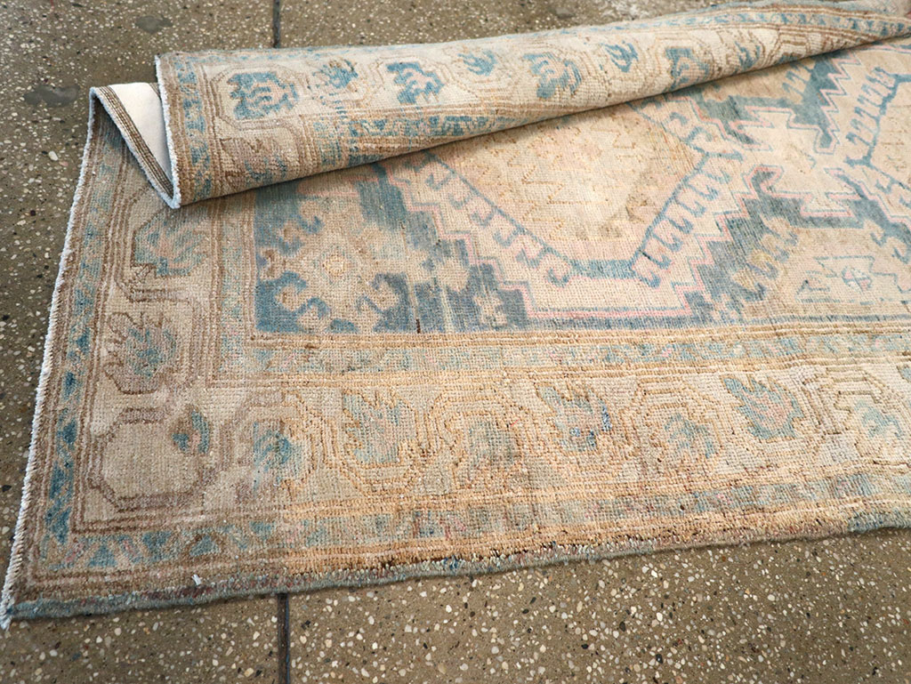 Vintage Persian Heriz Runner, No.33149 - Gsblank