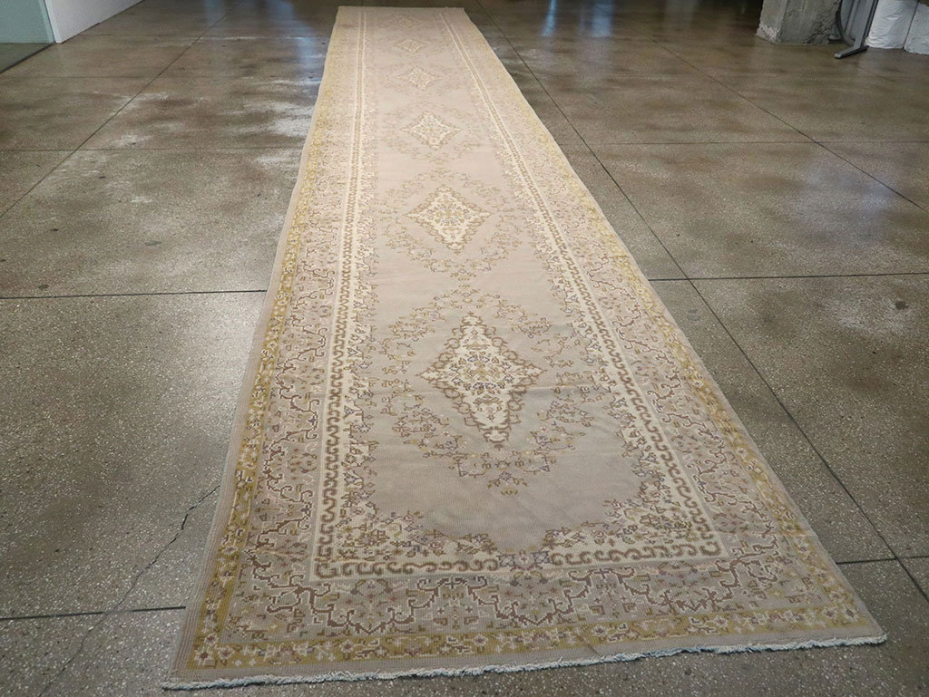Vintage Turkish Anatolian Long Runner, No.33161 - Gsblank