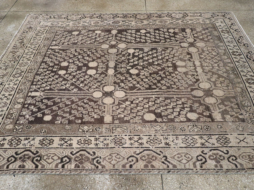 Antique East Turkestan Khotan Accent Rug, No.33189 - Gsblank