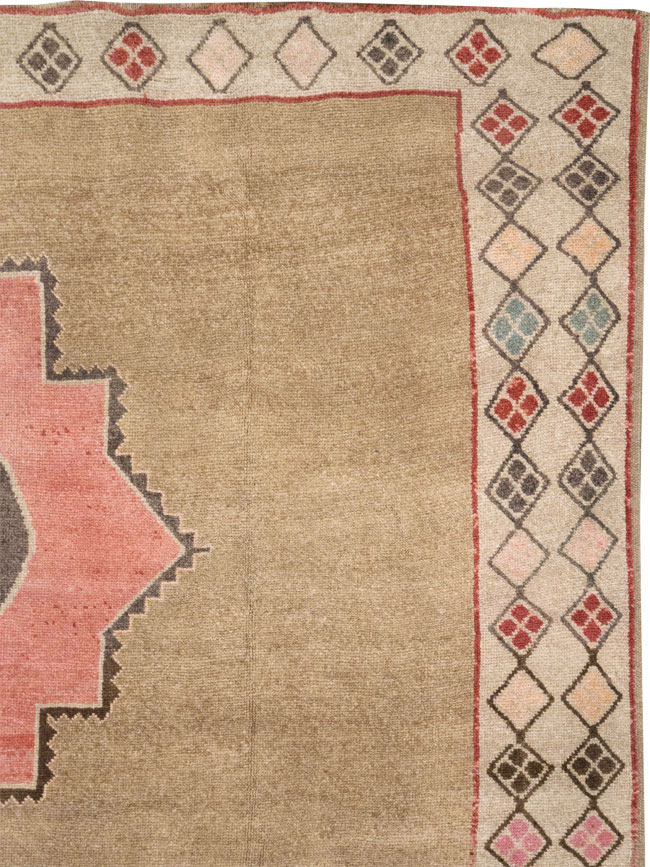 Vintage Turkish Anatolian Room Size Carpet, No.33196 - Gsblank