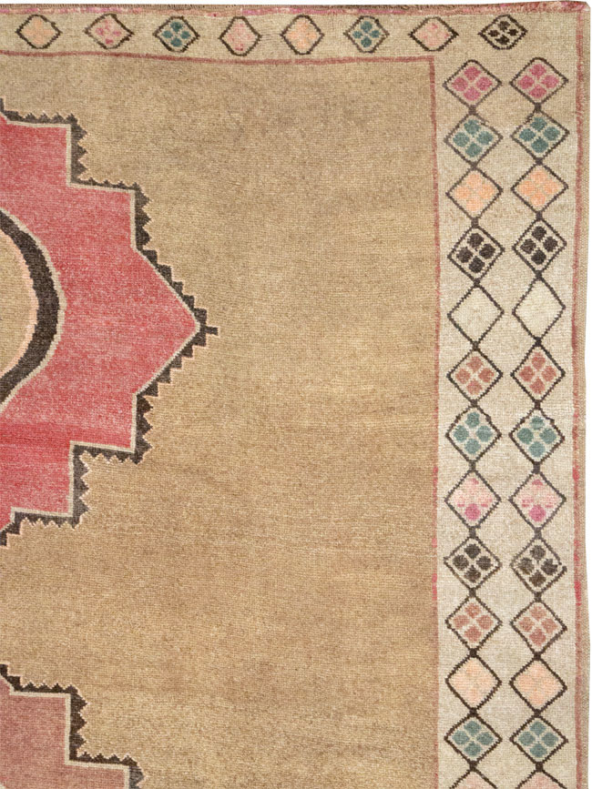 Vintage Turkish Anatolian Room Size Carpet, No.33196 - Gsblank