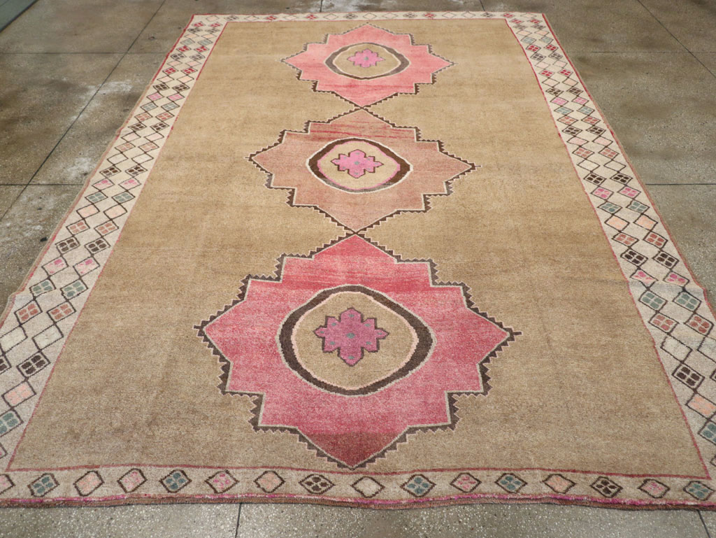 Vintage Turkish Anatolian Room Size Carpet, No.33196 - Gsblank