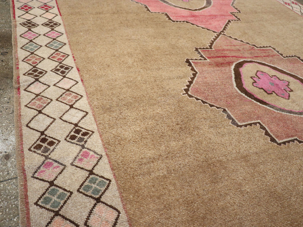 Vintage Turkish Anatolian Room Size Carpet, No.33196 - Gsblank