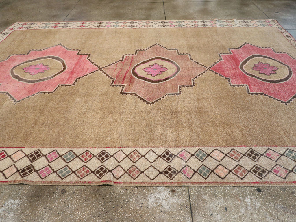 Vintage Turkish Anatolian Room Size Carpet, No.33196 - Gsblank