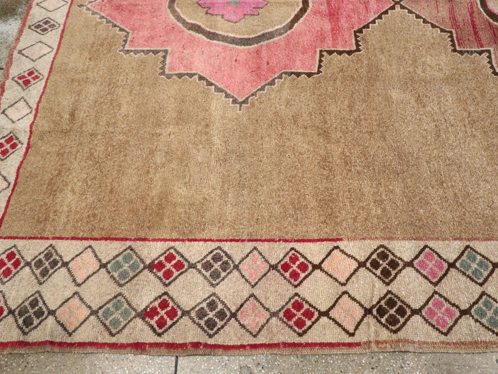 Vintage Turkish Anatolian Room Size Carpet, No.33196 - Gsblank