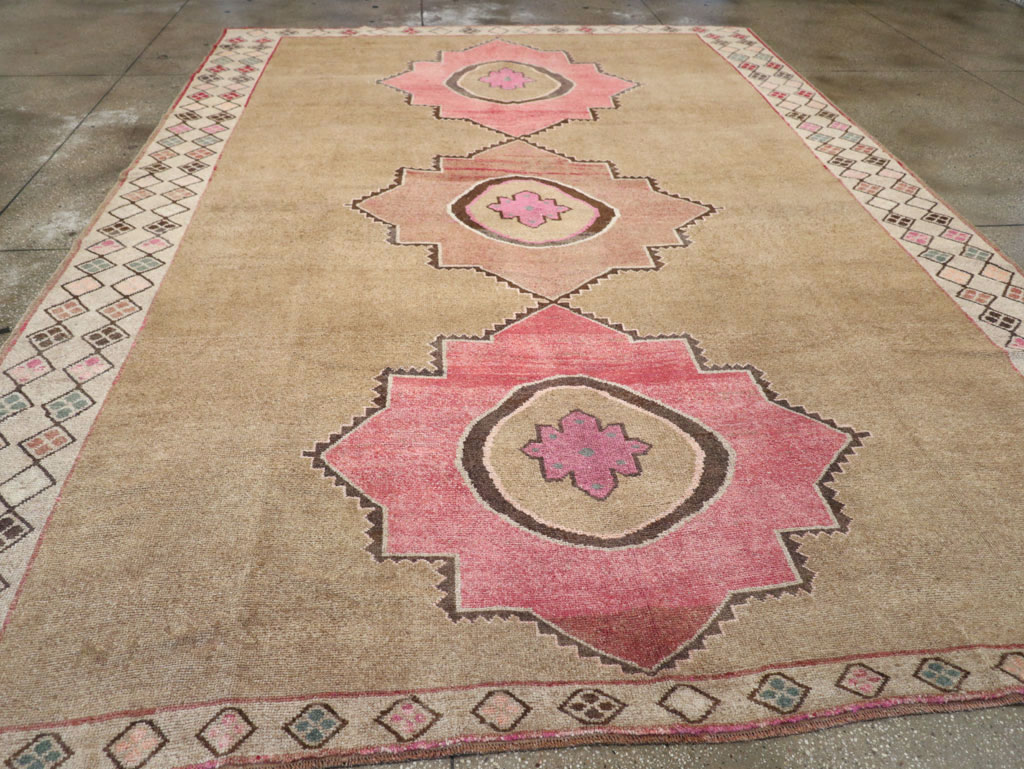 Vintage Turkish Anatolian Room Size Carpet, No.33196 - Gsblank