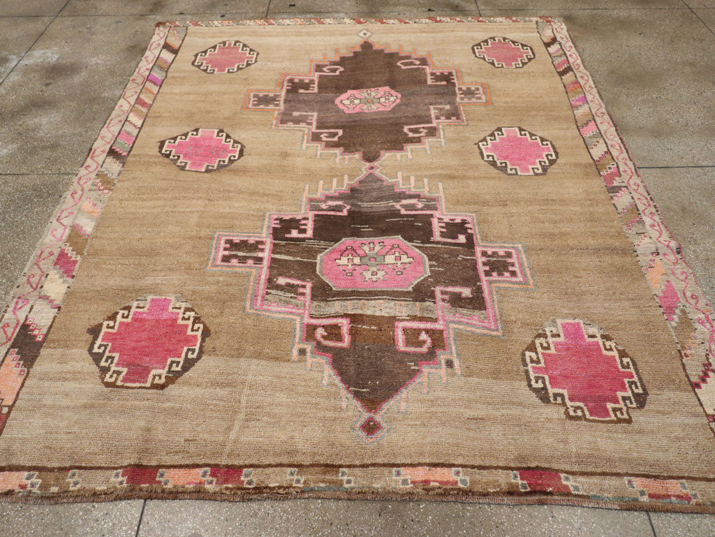 Vintage Turkish Anatolian Room Size Carpet, No.33198 - Gsblank