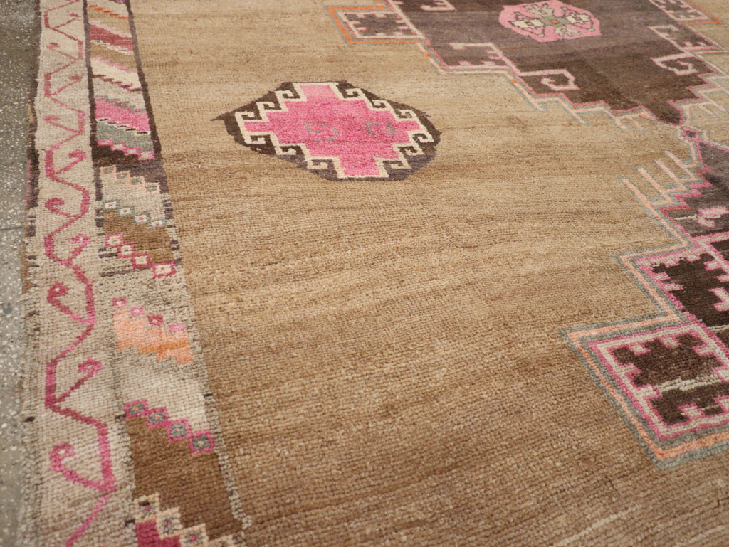 Vintage Turkish Anatolian Room Size Carpet, No.33198 - Gsblank