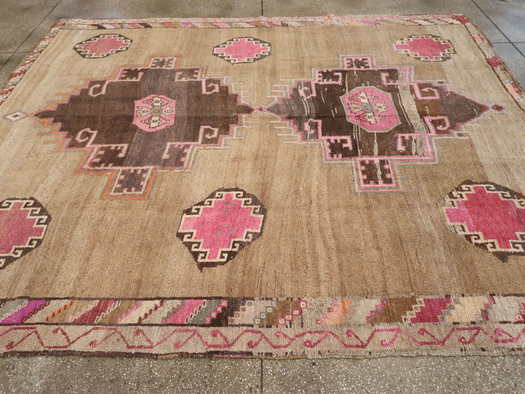 Vintage Turkish Anatolian Room Size Carpet, No.33198 - Gsblank