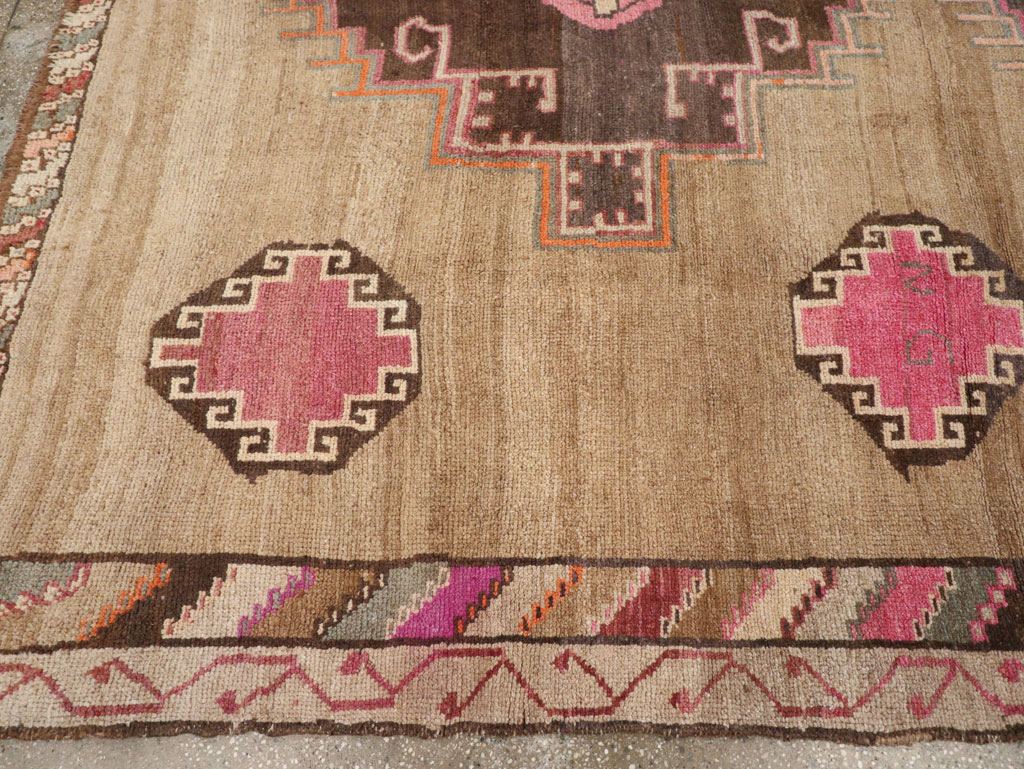 Vintage Turkish Anatolian Room Size Carpet, No.33198 - Gsblank