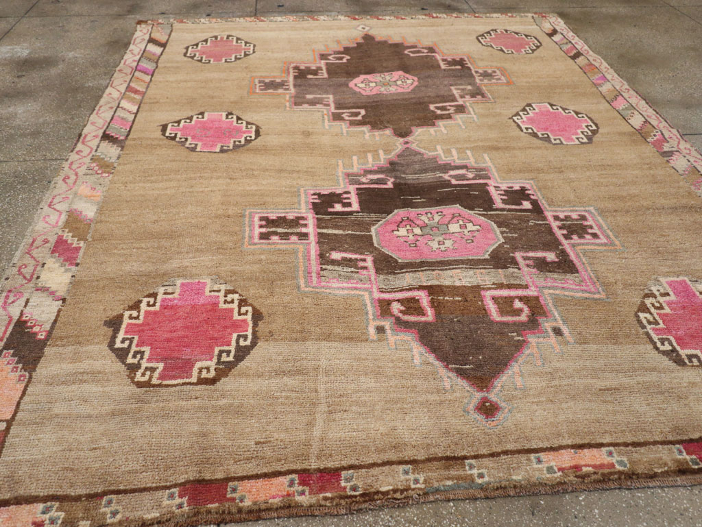 Vintage Turkish Anatolian Room Size Carpet, No.33198 - Gsblank