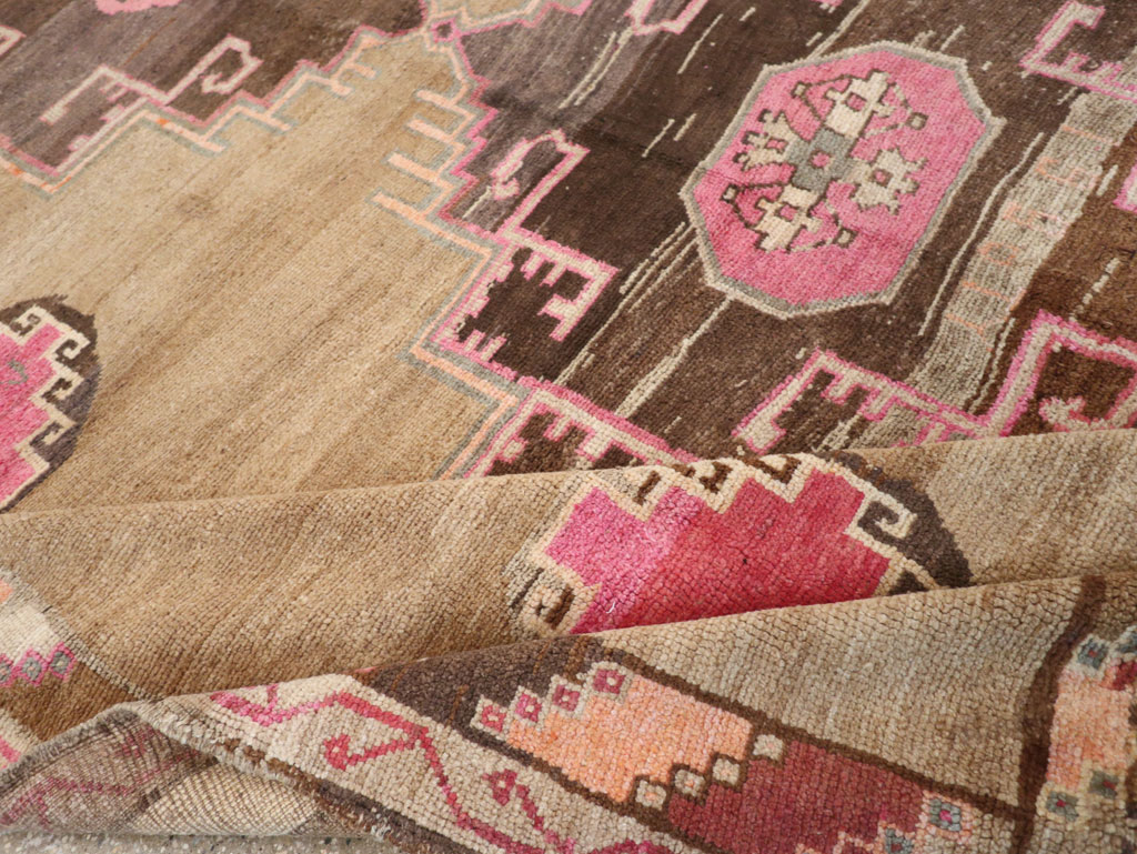 Vintage Turkish Anatolian Room Size Carpet, No.33198 - Gsblank