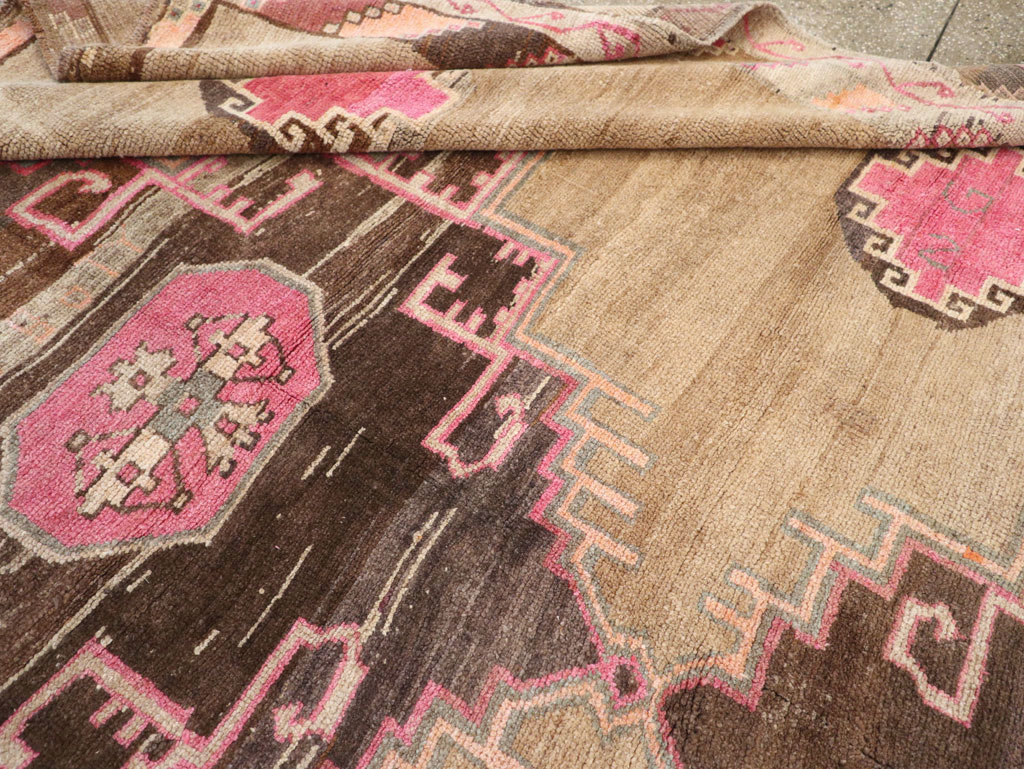 Vintage Turkish Anatolian Room Size Carpet, No.33198 - Gsblank