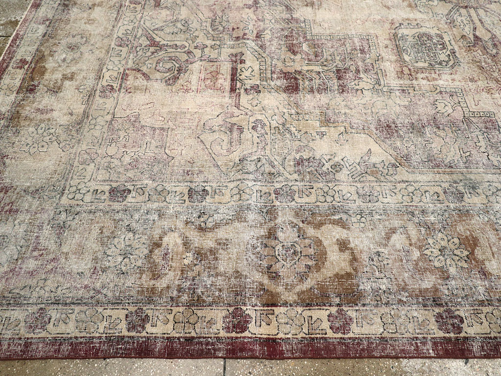 Antique Indian Agra Room Size Carpet, No.33211 - Gsblank