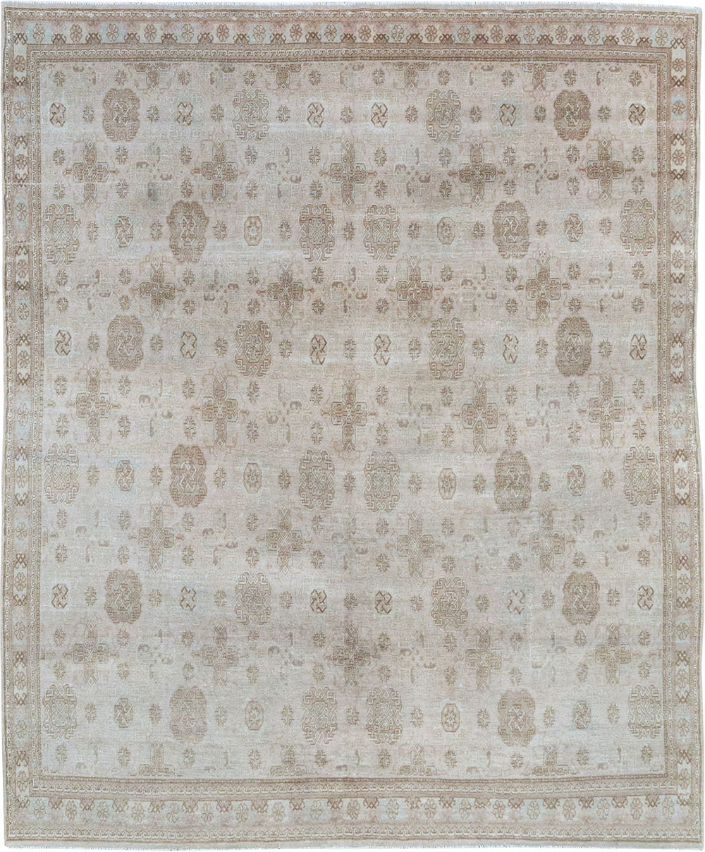 Vintage Turkish Anatolian Accent Rug, No.33246 - Gsblank