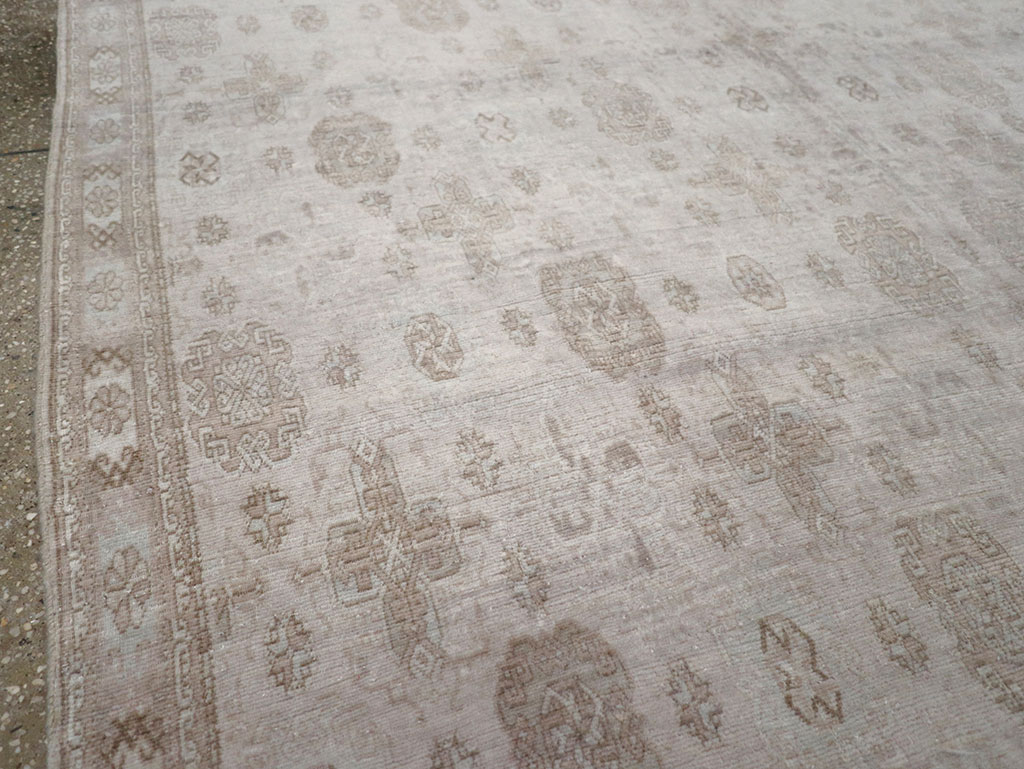 Vintage Turkish Anatolian Accent Rug, No.33246 - Gsblank