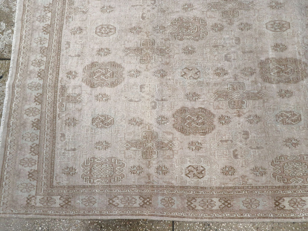 Vintage Turkish Anatolian Accent Rug, No.33246 - Gsblank