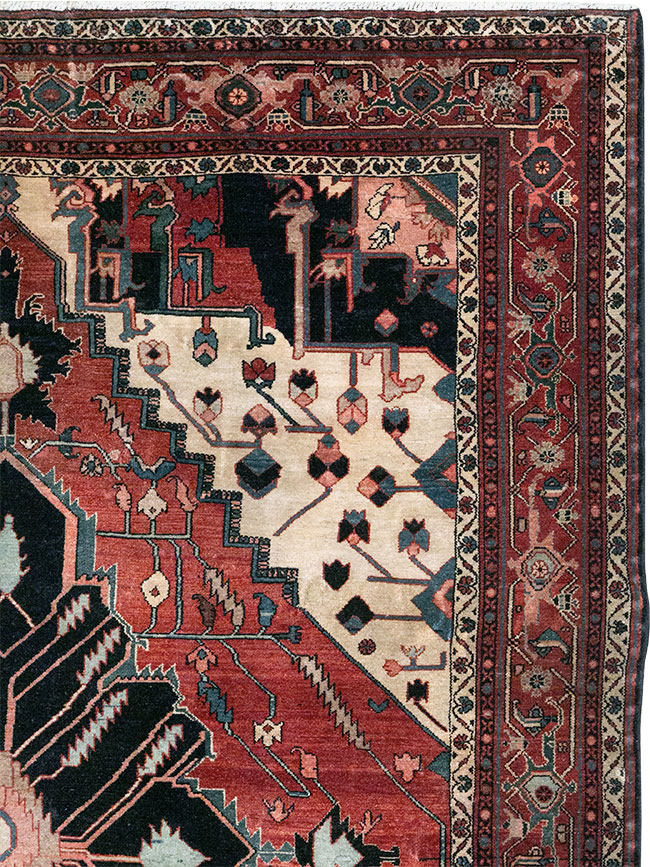 Antique Persian Serapi Accent Carpet, No.33248 - Gsblank