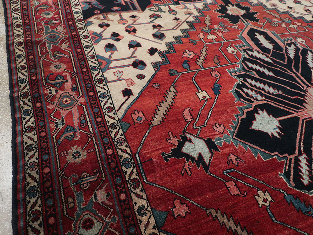 Antique Persian Serapi Accent Carpet, No.33248 - Gsblank