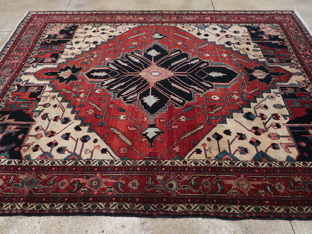 Antique Persian Serapi Accent Carpet, No.33248 - Gsblank