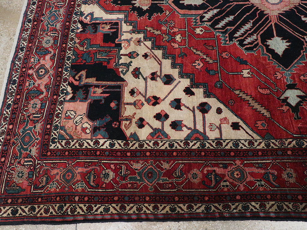 Antique Persian Serapi Accent Carpet, No.33248 - Gsblank