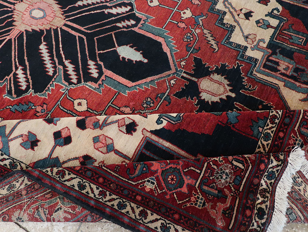 Antique Persian Serapi Accent Carpet, No.33248 - Gsblank