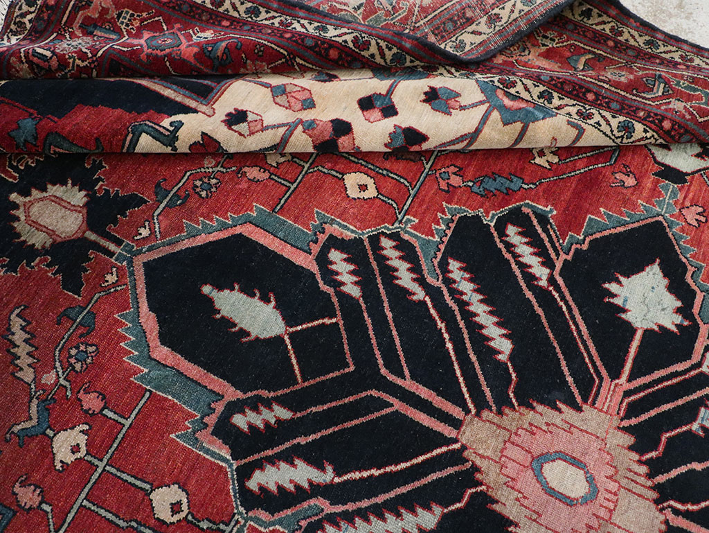 Antique Persian Serapi Accent Carpet, No.33248 - Gsblank