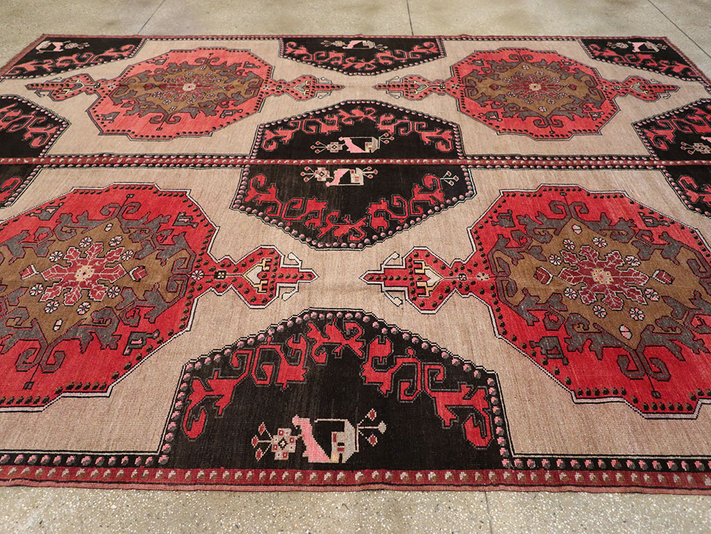 Vintage Turkish Anatolian Room Size Carpet, No.33256 - Gsblank