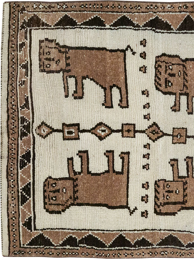 Vintage Turkish Anatolian Pictorial Runner, No.33265 - Gsblank