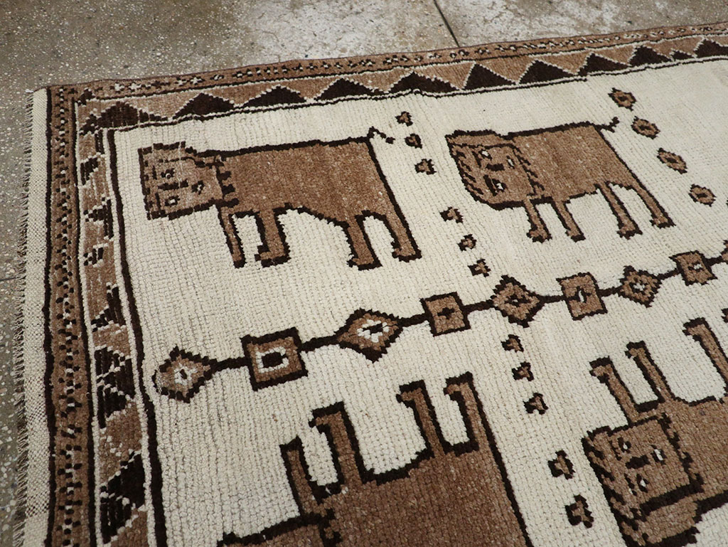 Vintage Turkish Anatolian Pictorial Runner, No.33265 - Gsblank